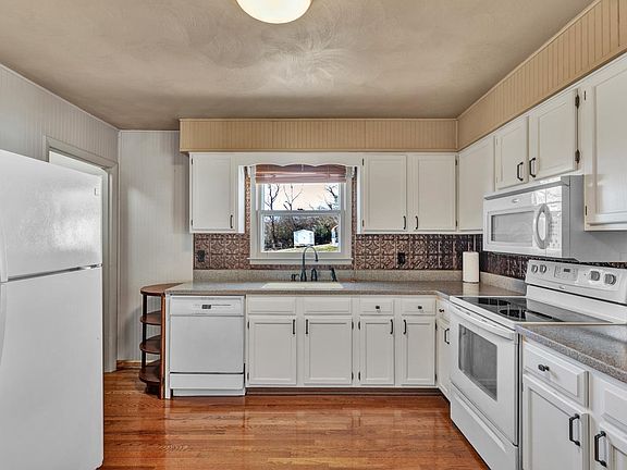 5th image of 740 Caldwell St NW