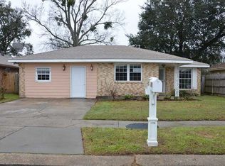 7410 Crestmont Rd, New Orleans, LA 70126