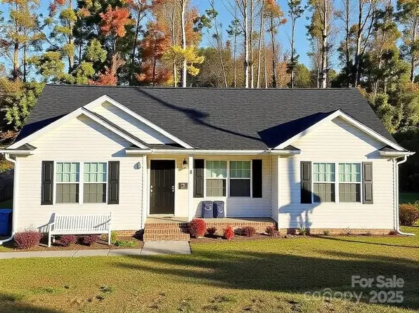 1014 W Sewell St, Pageland, SC 29728