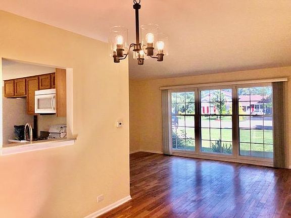 3rd image of 2112 N Kennicott Dr