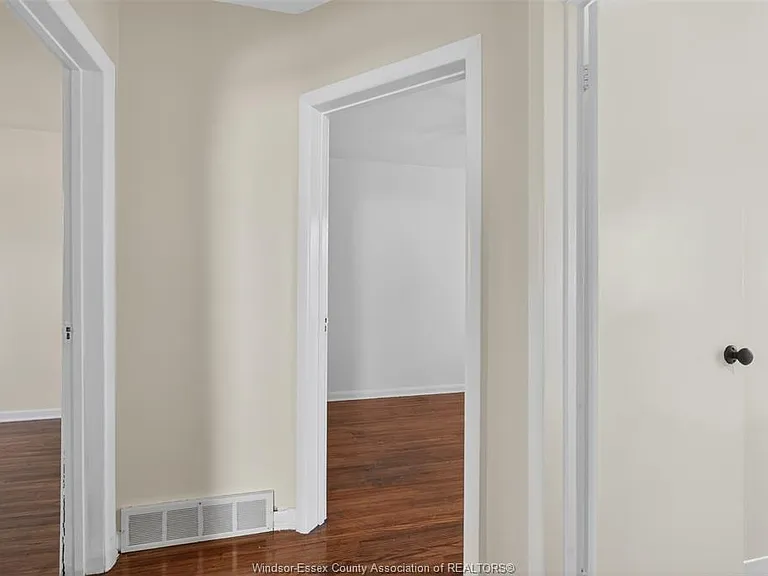 693 S Pacific Ave — Photo 16
