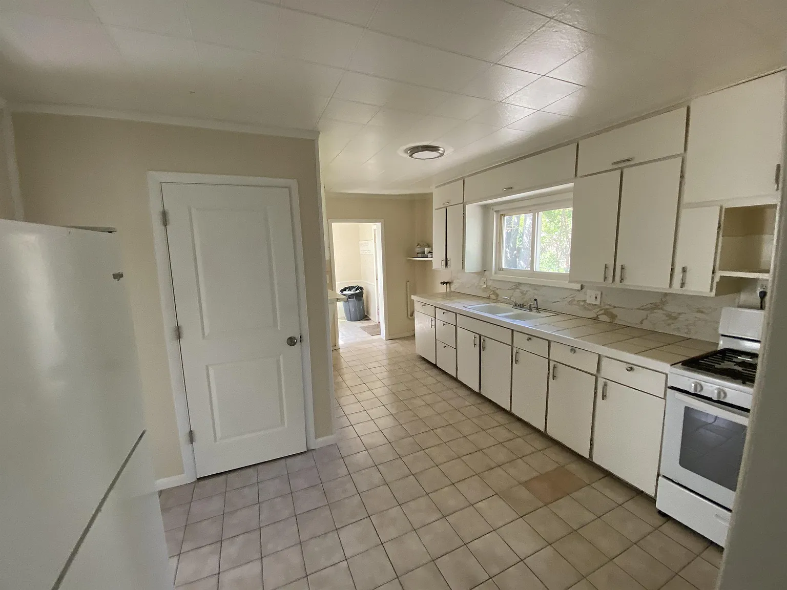 316 Maplelawn SE - 1 — Photo 3