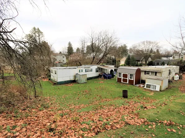 175 & 1/2 Walnut St, Zelienople, PA 16063