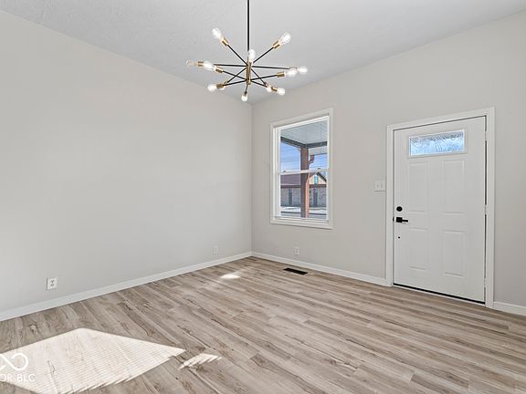 5th image of 2442 Ethel Ave