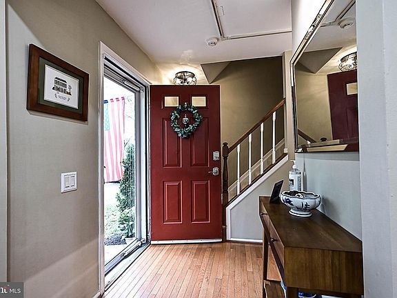 4th image of 10153 Sassafras Woods Ct