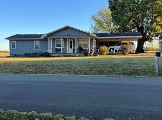 335 E South St, Cave City, AR 72521