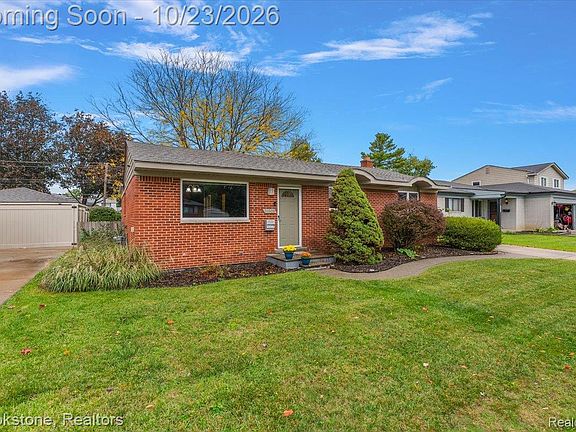 2nd image of 31608 Meadows Ave