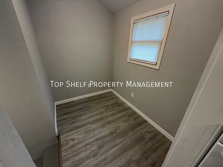 3623 Cambridge St — Photo 8
