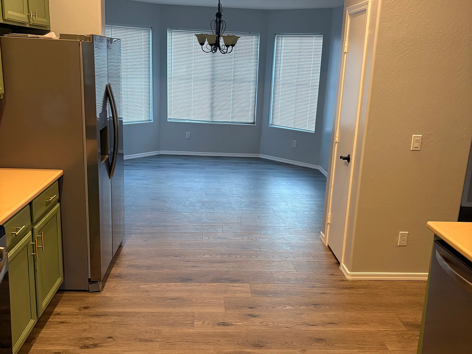 4 bed, 1683 sqft, $2,200 — Photo 3