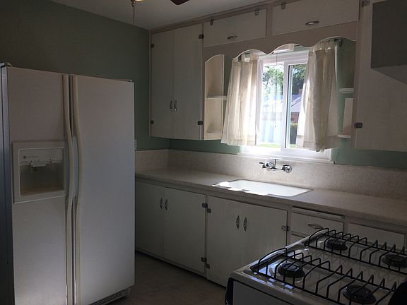 5th image of 217 Graceland Dr NE