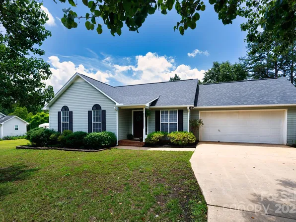 112 Brookshire Dr, Fort Mill, SC 29715