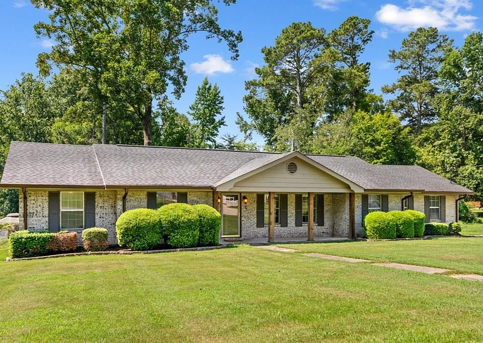 1st image of 2623 Valley View Dr