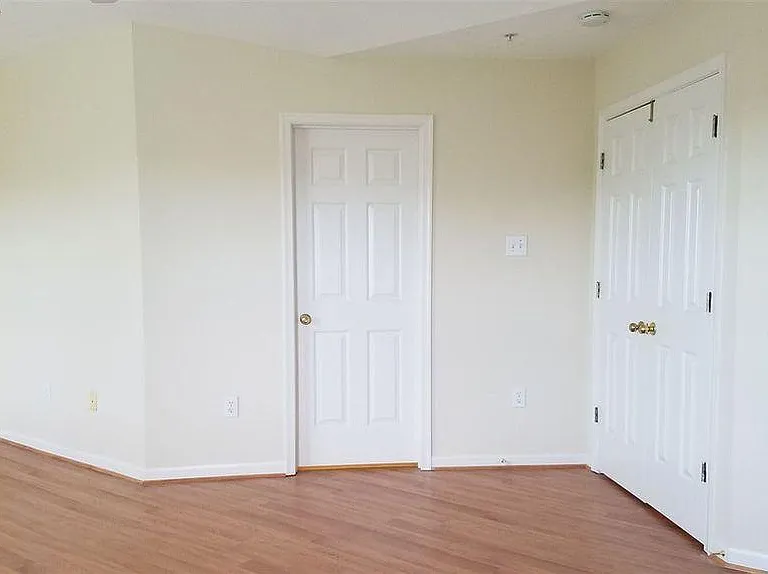 5208 Duke Ct — Photo 32