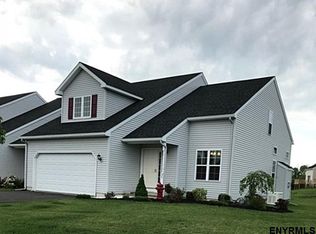 3C Breezy Pointe Dr, Clifton Park, NY 12065