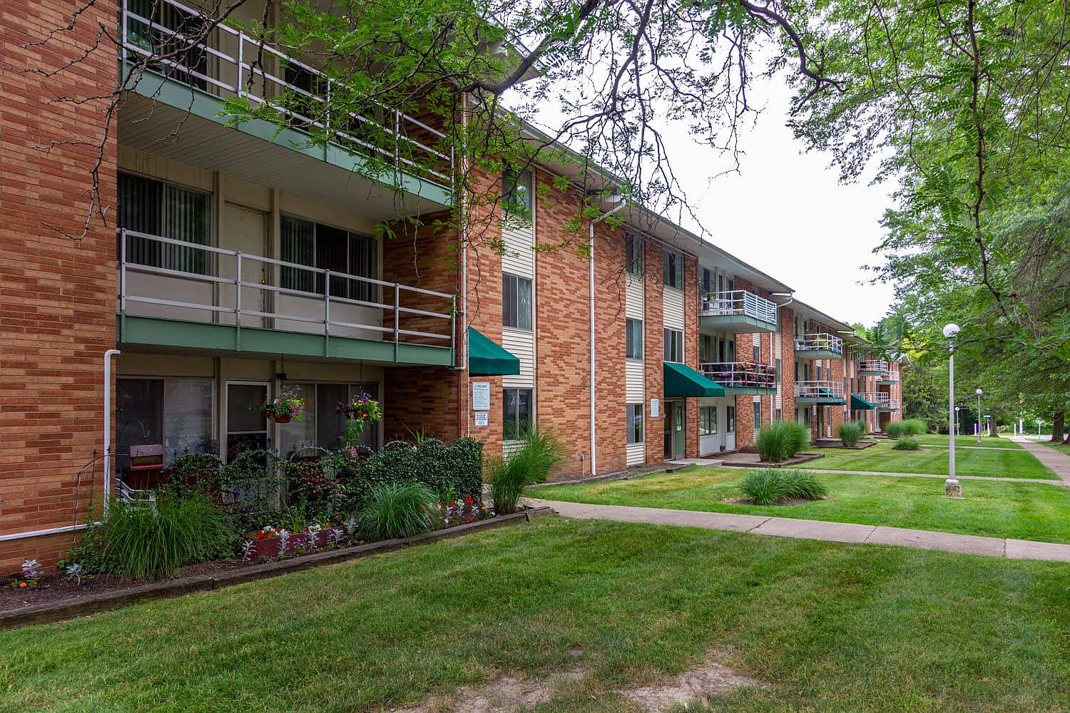 1 bed, 725 sqft, $900 — Photo 1