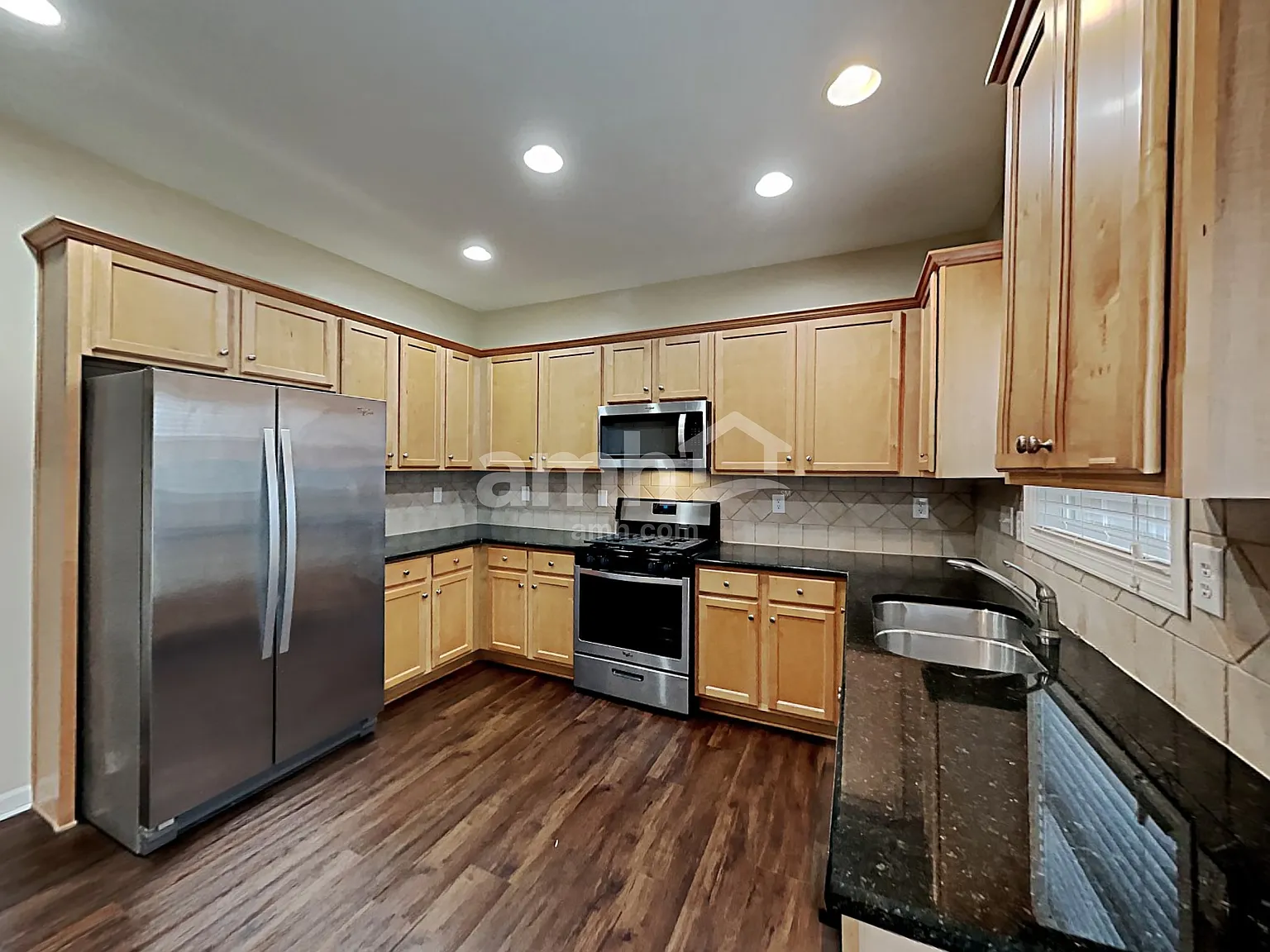 4 bed, 2.5 bath, 2273 sqft, $2,380 — Photo 4
