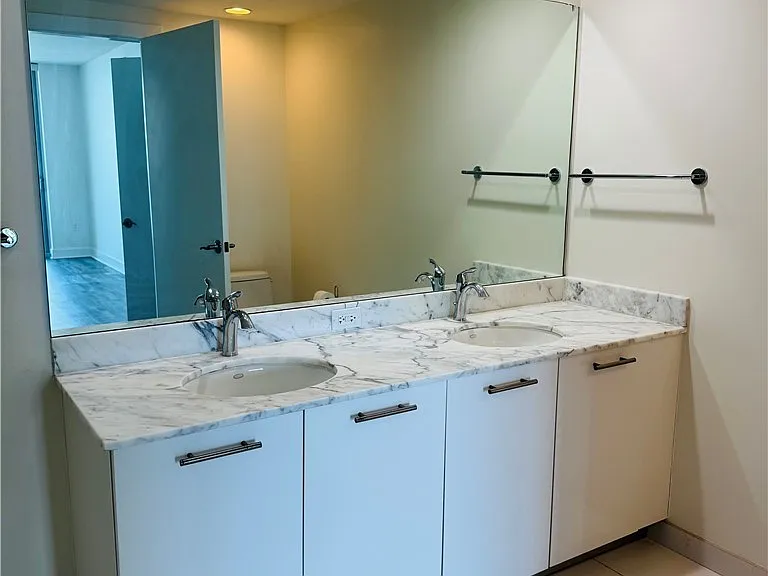 3000 Oasis Grand Blvd #903 — Photo 9