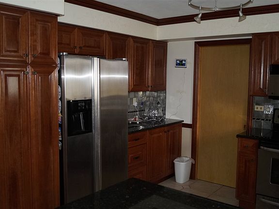 4th image of 937 Bluecrest Dr
