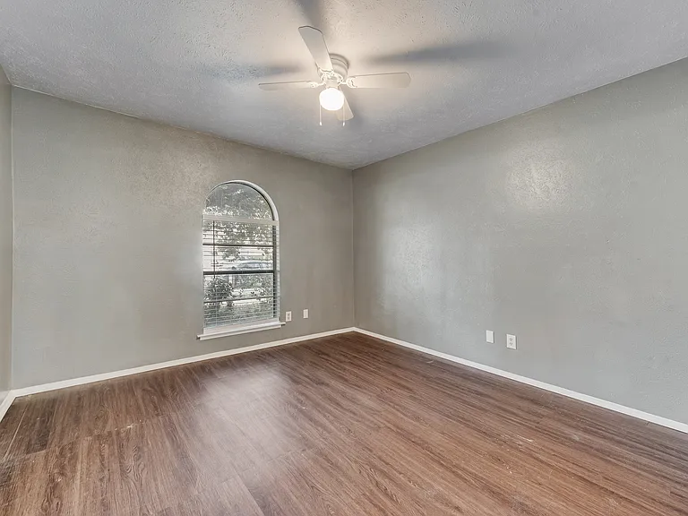 556 Cumberland Dr — Photo 17