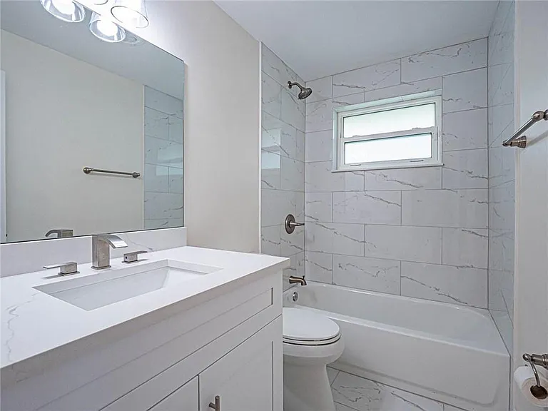 626 Honeysuckle Ln — Photo 17