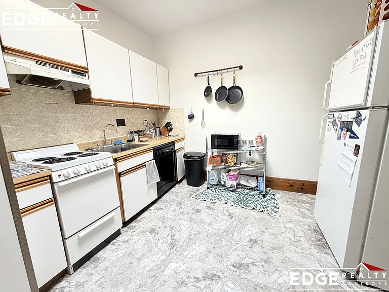 17 Aberdeen St #6 — Photo 7