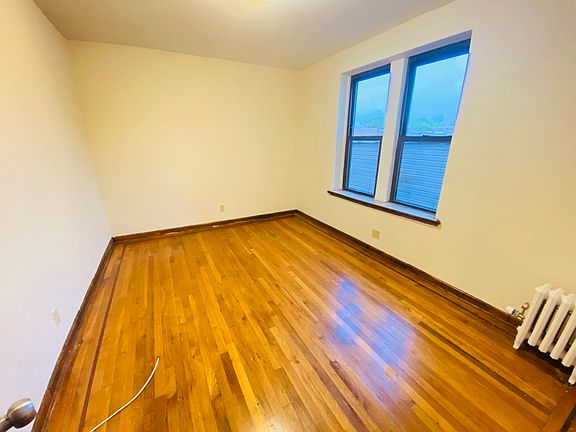 2nd image of 124 Parrott Pl #5C