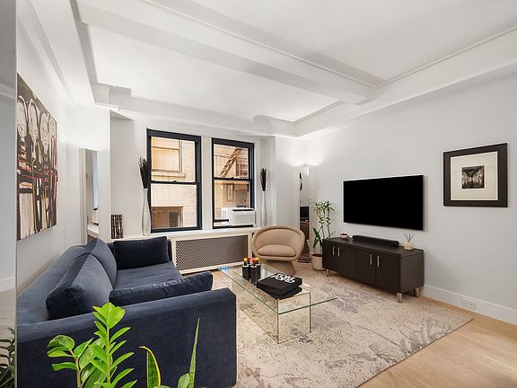 4th image of 440 W End Ave #2E