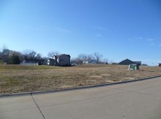 4 Partridge Cir, Rock Island, IL 61201