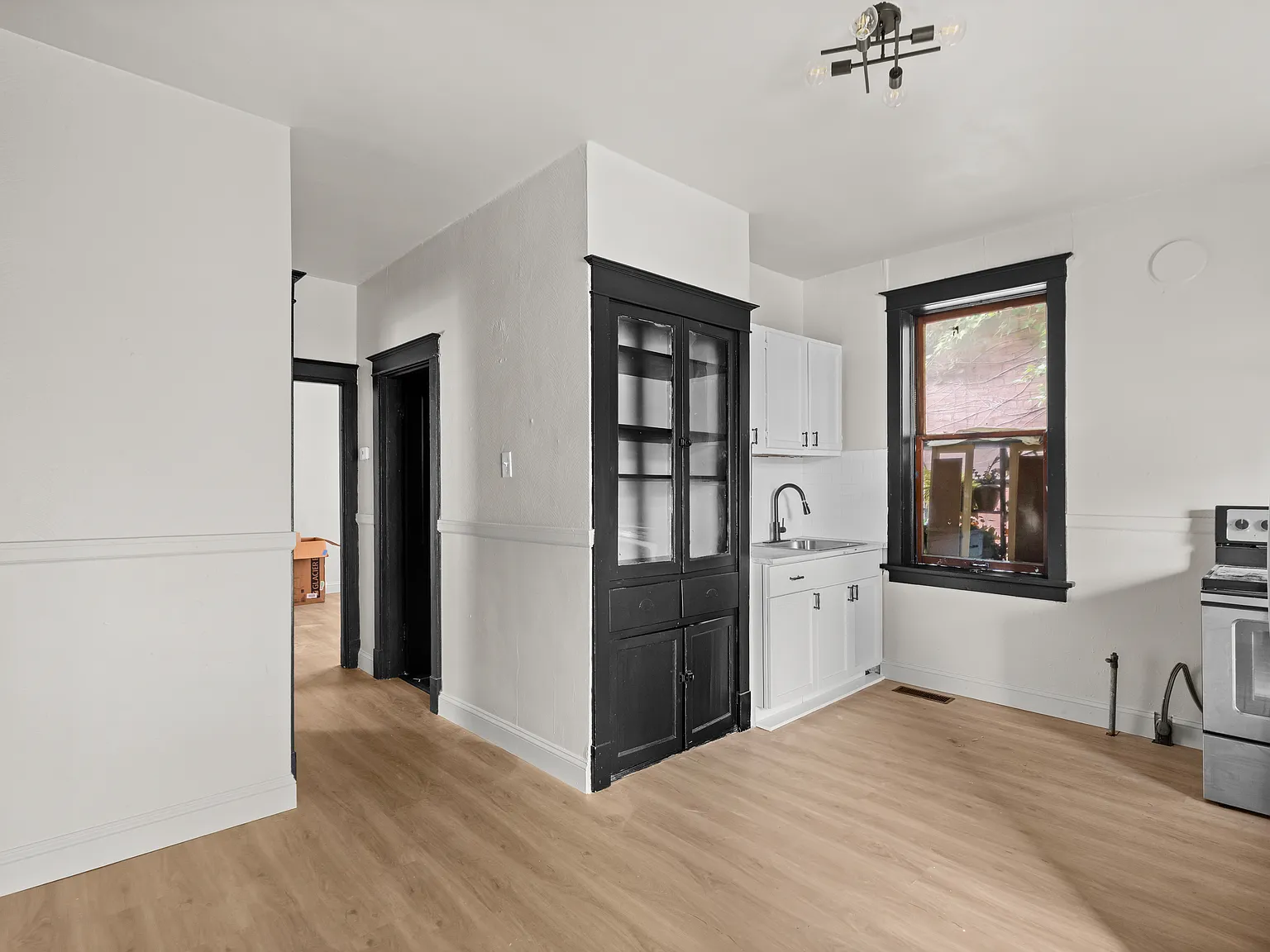 2 bed, 870 sqft, $1,195 — Photo 1