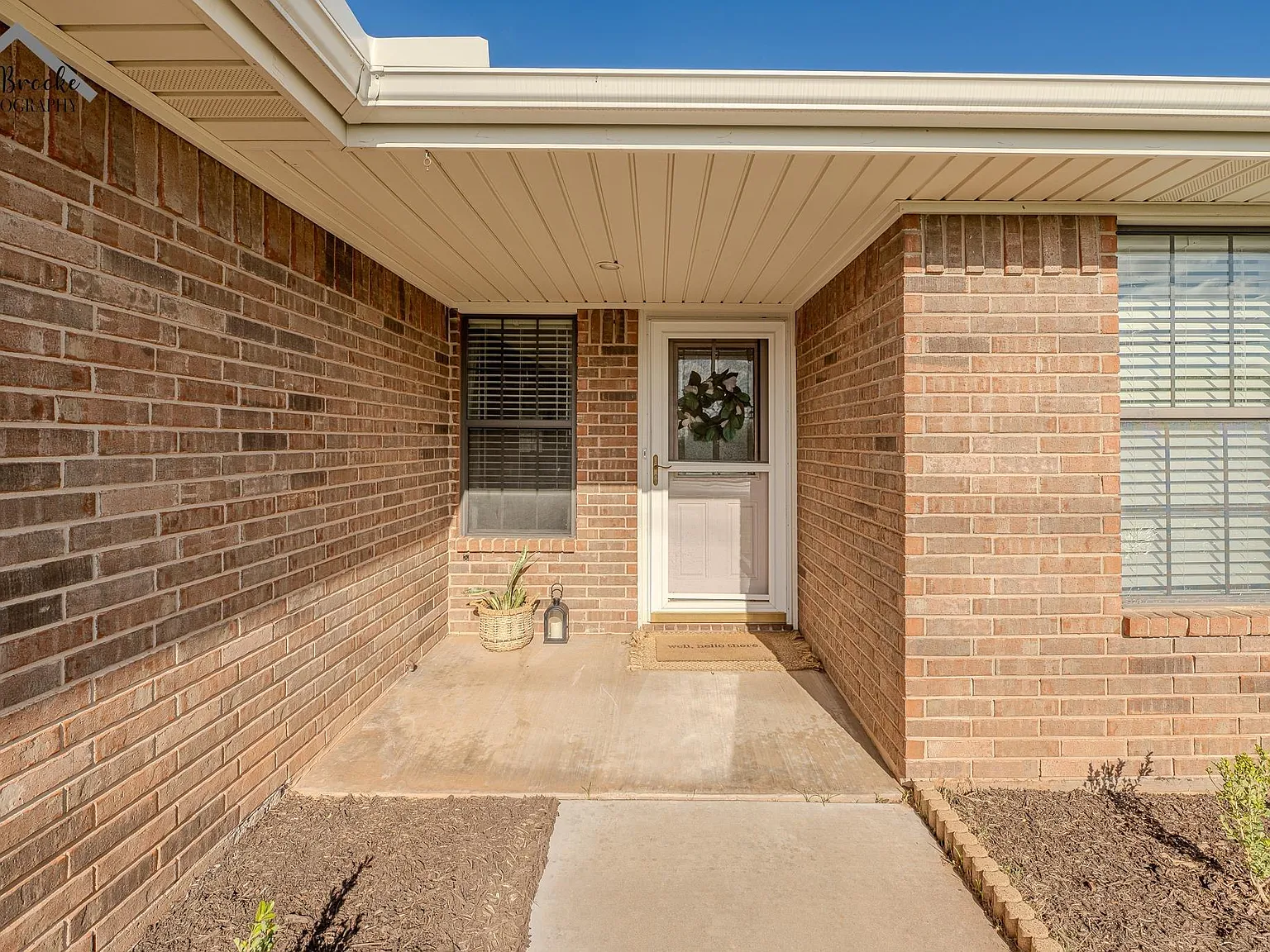 3 bed, 2.0 bath, 1202 sqft, $2,050 — Photo 4