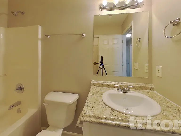 120 Oakbrook Village Rd — Photo 13