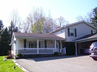 17122 Chillicothe Rd, Chagrin Falls, OH 44023