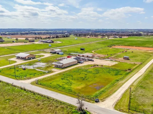 1075 County Road 422, Stephenville, TX 76401