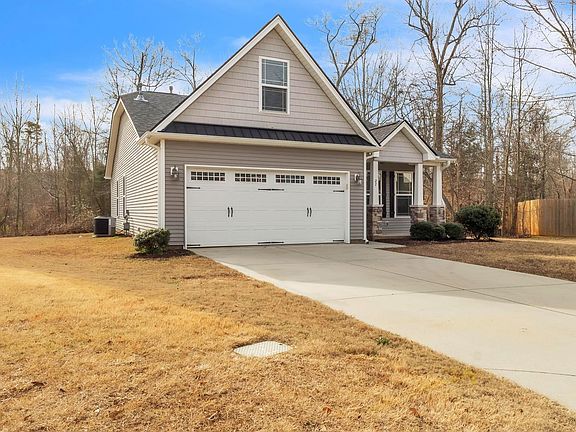 3rd image of 27 Collins Mills Ct