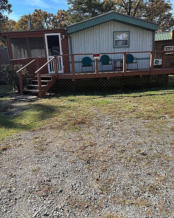 Enjoy Grand Lake living!. 