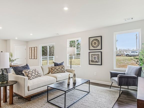 4th image of 15255 Molitor Way