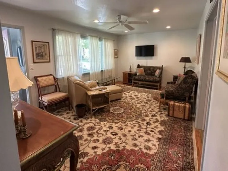 29 Maryland Blvd — Photo 2