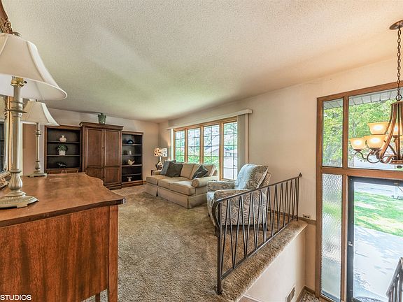 3rd image of 12543 S Menard Ave