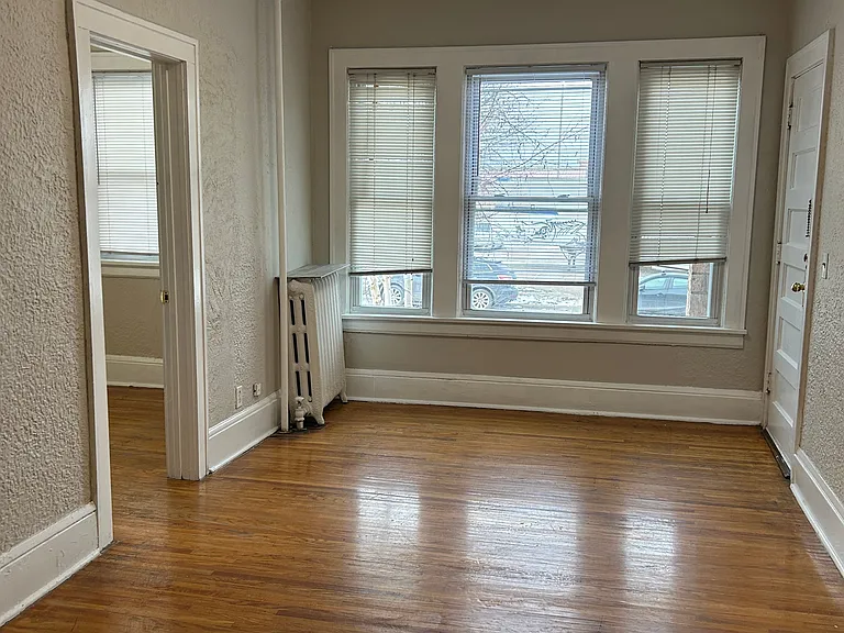 710 Pelham Apartments — Photo 2