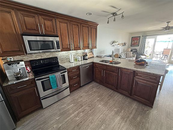 4th image of 5160 Coquina Key Dr SE