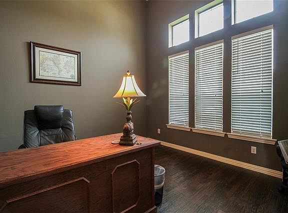 5th image of 417 Greenfield Dr