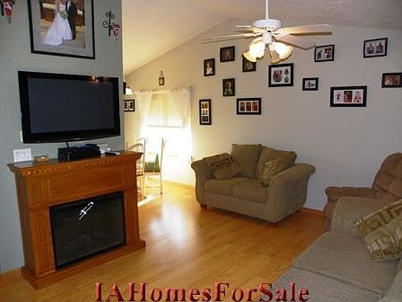2nd image of 311 W Goldfinch Dr