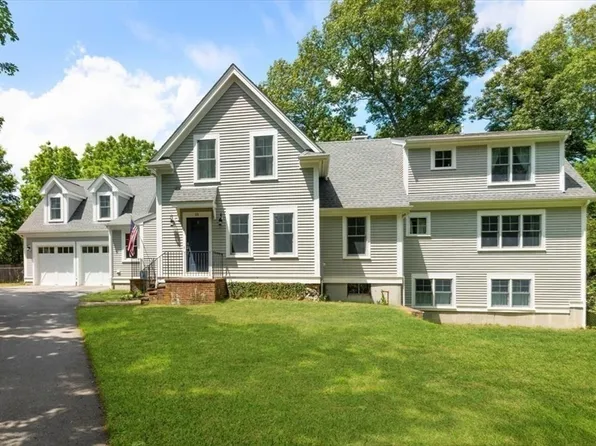 15 Lewis Ct, Hingham, MA 02043
