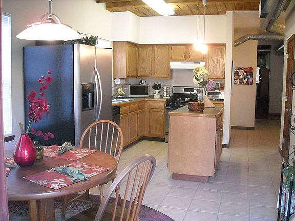 2nd image of 3388 Beechwood Ave #2