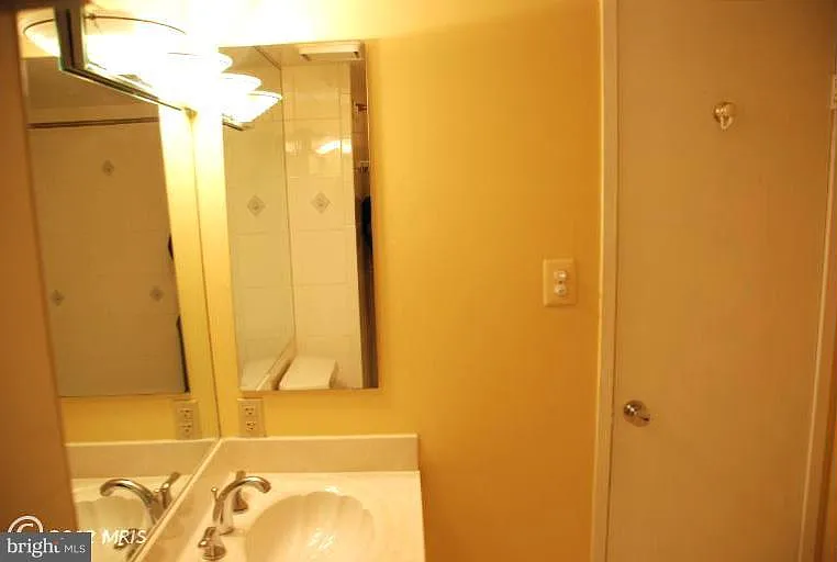 2005 Coleridge Dr #13303 — Photo 6