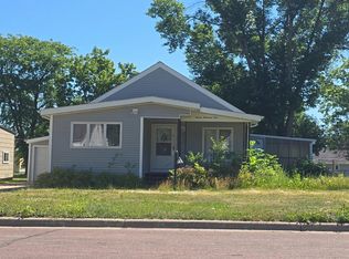 705 S Elm St, Lamberton, MN 56152
