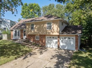 10210 W 98th Ter, Overland Park, KS 66212