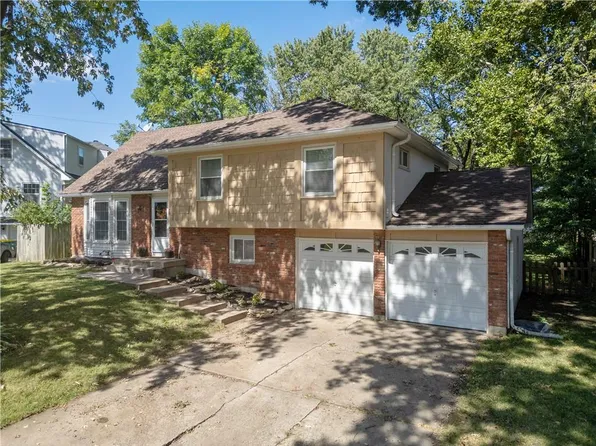 10210 W 98th Ter, Overland Park, KS 66212