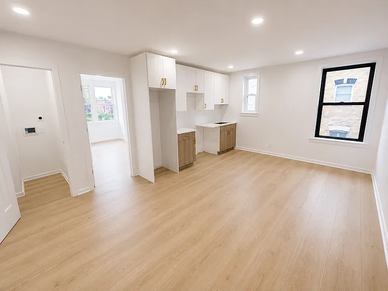 856 N 22nd St #3R — Photo 2