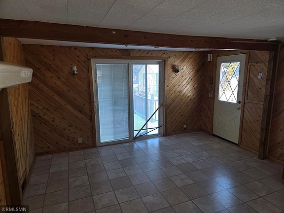 3rd image of 421 Main St